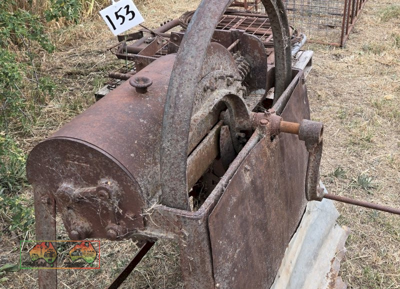 Antique Chaff Cutter - photo 4