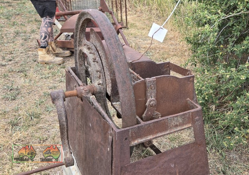 Antique Chaff Cutter - photo 5