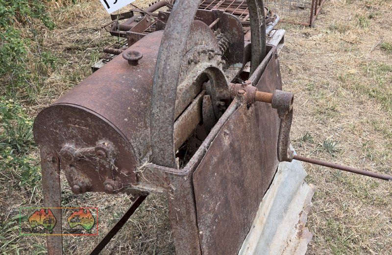 Antique Chaff Cutter - photo 3
