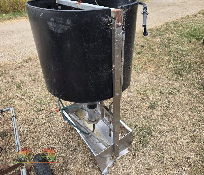 Pig Feeder Trough with Watering Nipples - photo 5