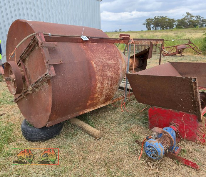 Mixing Hopper with Feed-in Auger