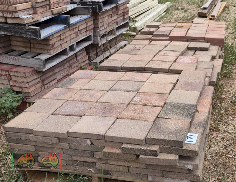 3x Pallets of Cement Pavers - photo 4