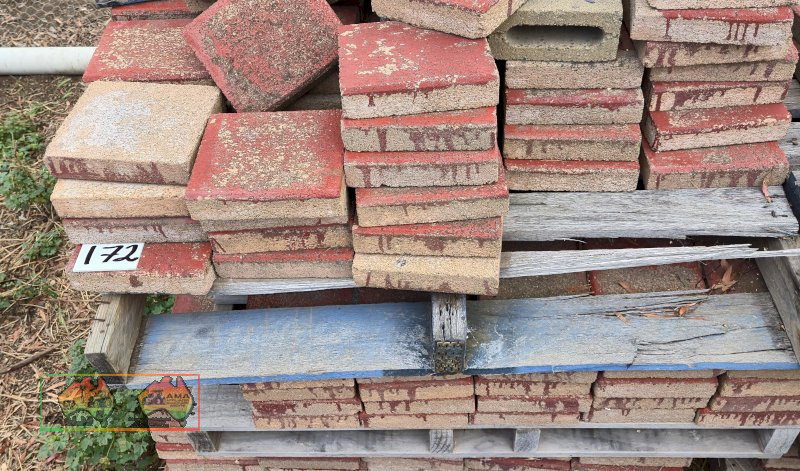 6x Pallets of Cement Pavers - photo 3