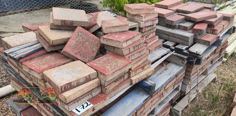 6x Pallets of Cement Pavers - photo 4
