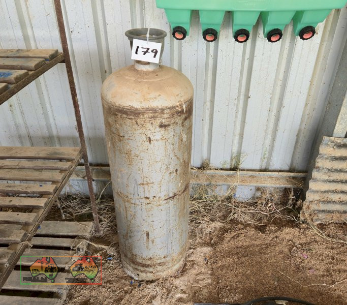LPG Gas Cylinder - photo 1