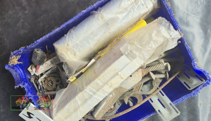 Tub of Sundry Items - photo 3