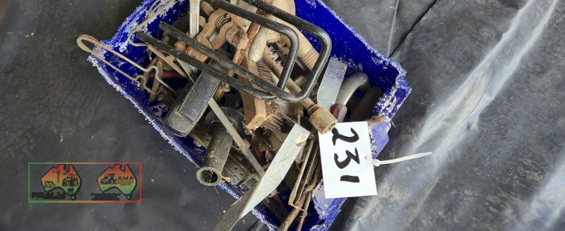 Tub of Sundries - photo 3