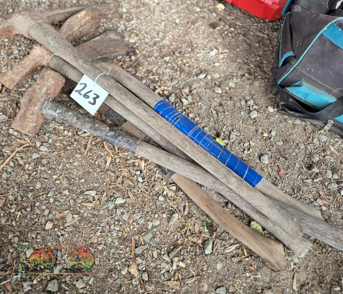 Sledge Hammer, Pick, Maddock & Axe - photo 3