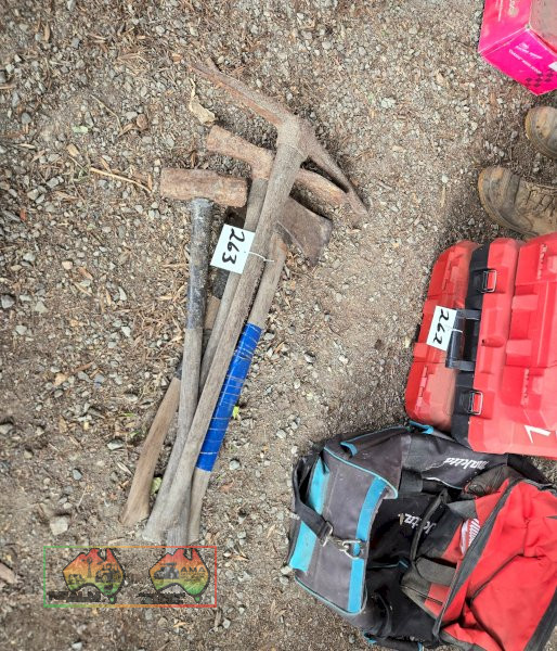 Sledge Hammer, Pick, Maddock & Axe - photo 2
