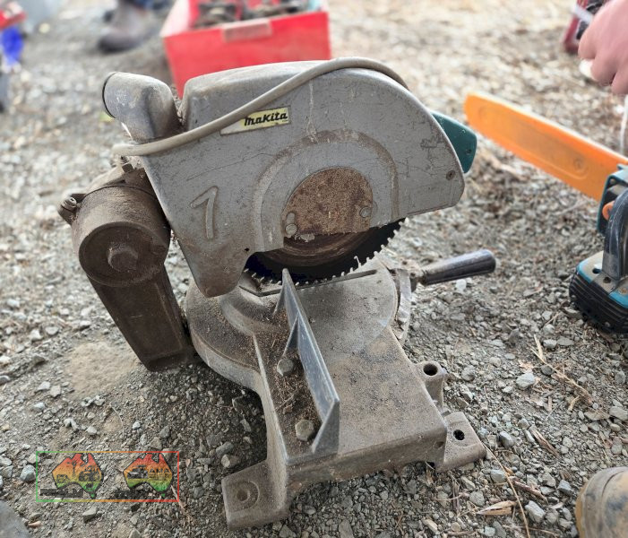 Makita Drop Saw - photo 3