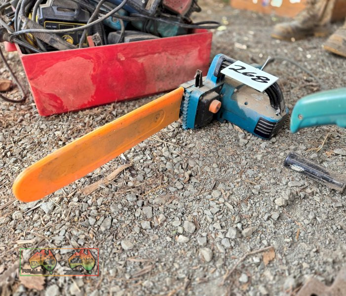 Makita electric Chainsaw