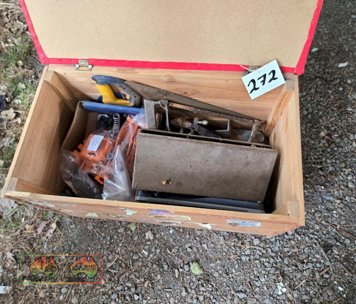 Box with Vice & Hand Tools - photo 3
