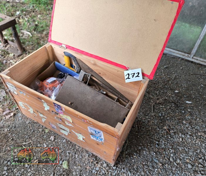 Box with Vice & Hand Tools - photo 4