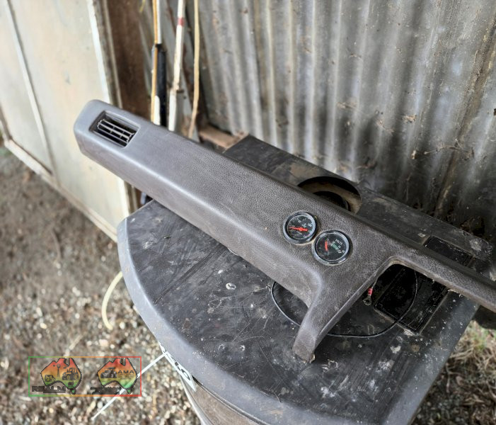 Holden HQ Dash Pad with Guages - photo 3