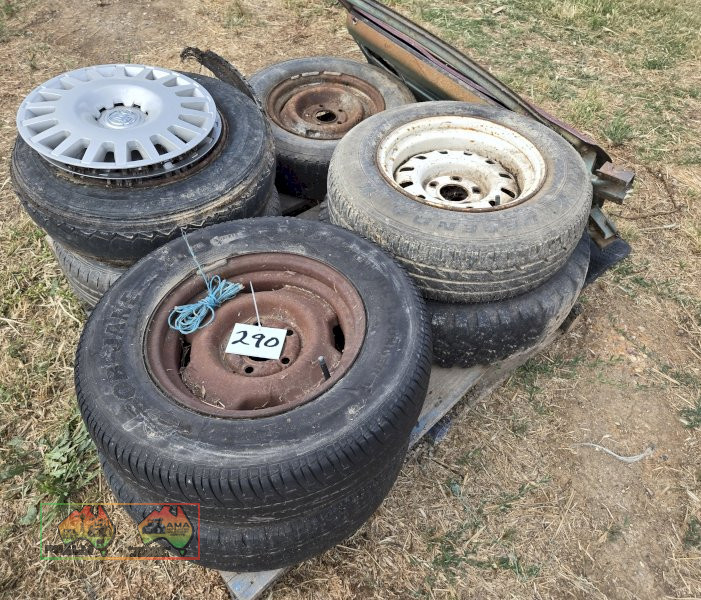 Pallet of Assorted Car Rims - photo 1