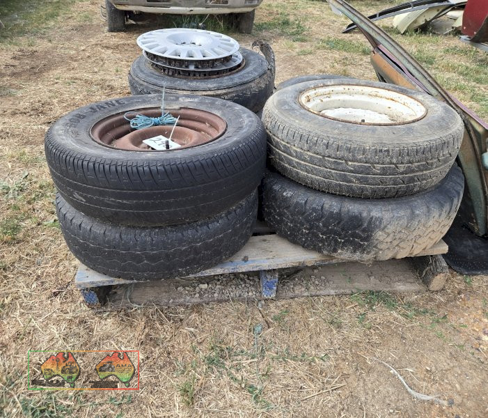 Pallet of Assorted Car Rims - photo 4