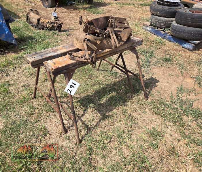 2x Wooden Horses & Leather Harness - photo 3