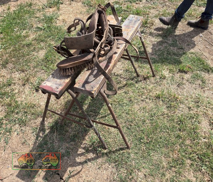 2x Wooden Horses & Leather Harness - photo 4