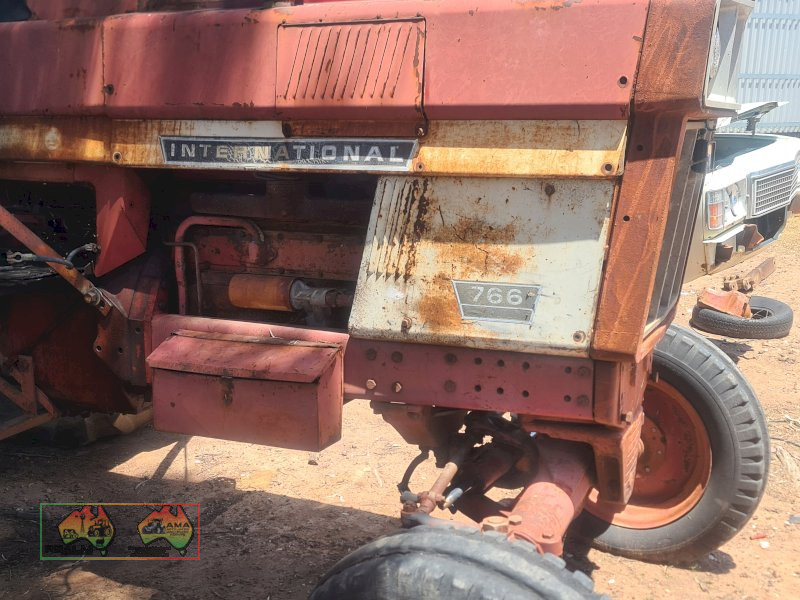 IH-766 Tractor - photo 5