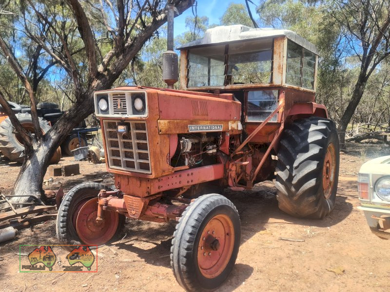 IH-766 Tractor