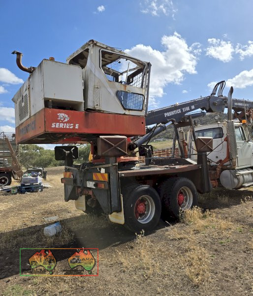 Prentice 210E log Loader - photo 10
