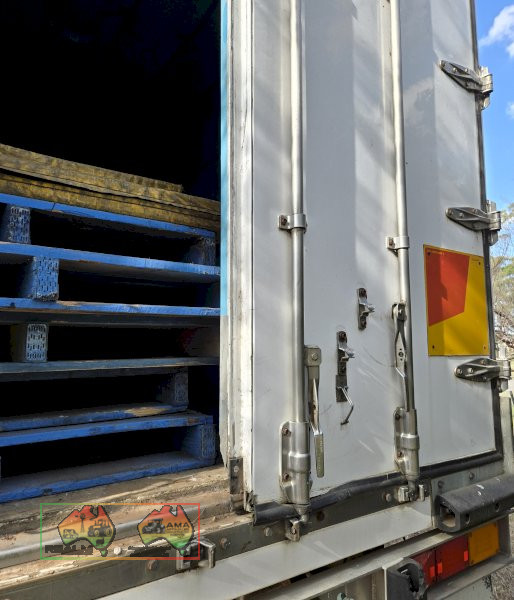 45ft FTE 'Meat Hanger' Fridge Van - photo 7
