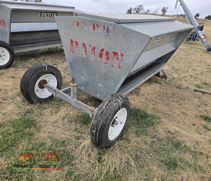 1 Ton Wheeled Paton Feeder (No.2)