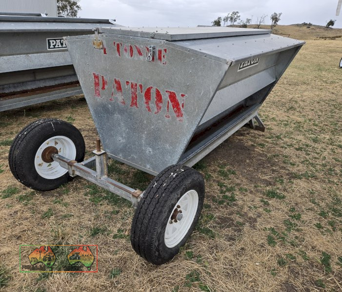 1 Ton Wheeled Paton Feeder (No.3)