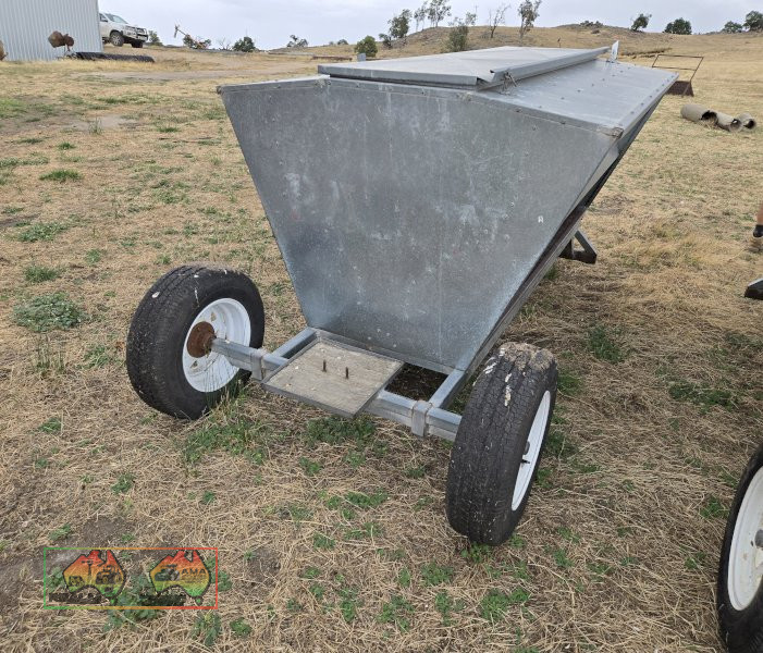 1 Ton Wheeled Paton Feeder (No.5) - photo 2