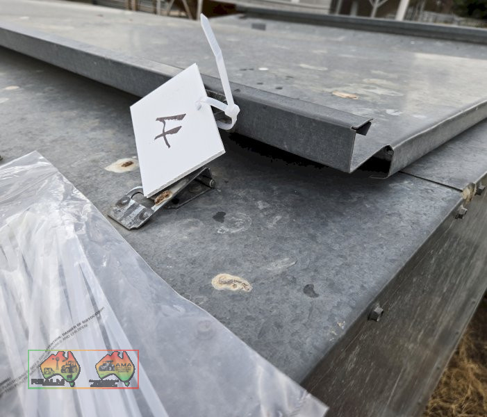 1 Ton Wheeled Paton Feeder (No.4) - photo 6