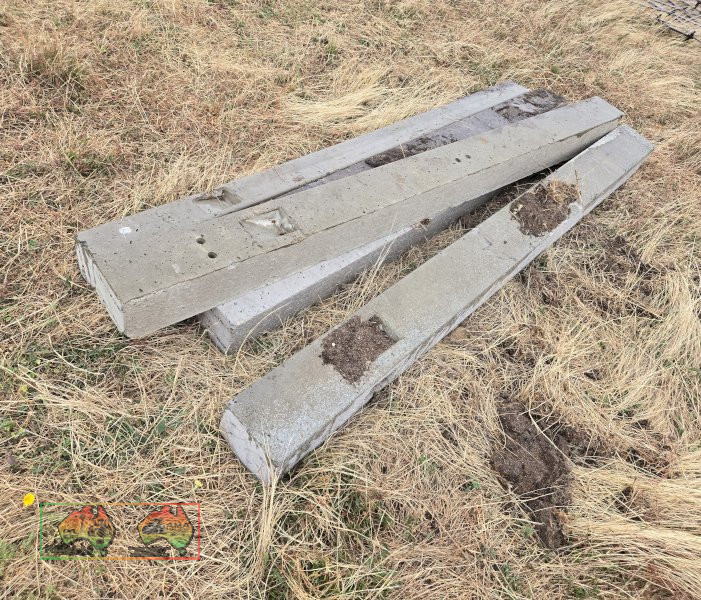 5x New Concrete Strainer Posts - photo 3