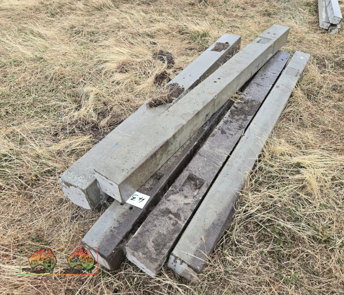 5x New Concrete Strainer Posts