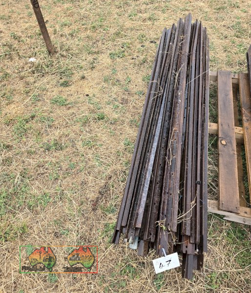 50x Steel Star Posts 1.65m - photo 2