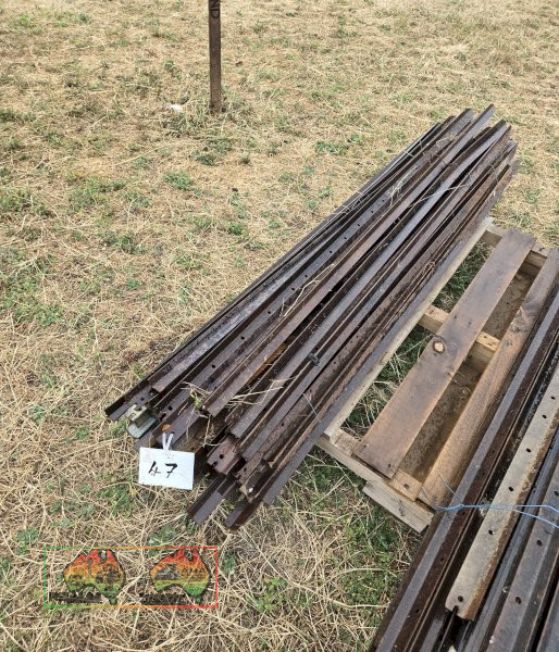 50x Steel Star Posts 1.65m