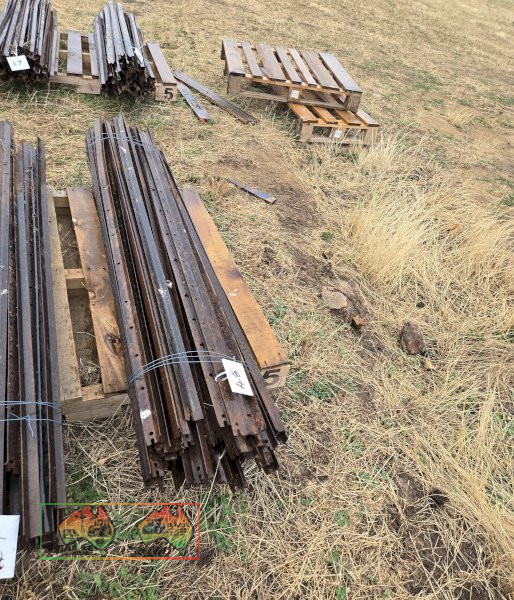 50x Steel Star Posts 1.65m - photo 2