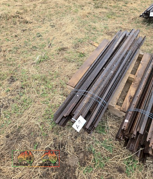 50x Steel Star Posts 1.65m - photo 2