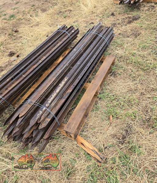 50x Steel Star Posts 1.65m