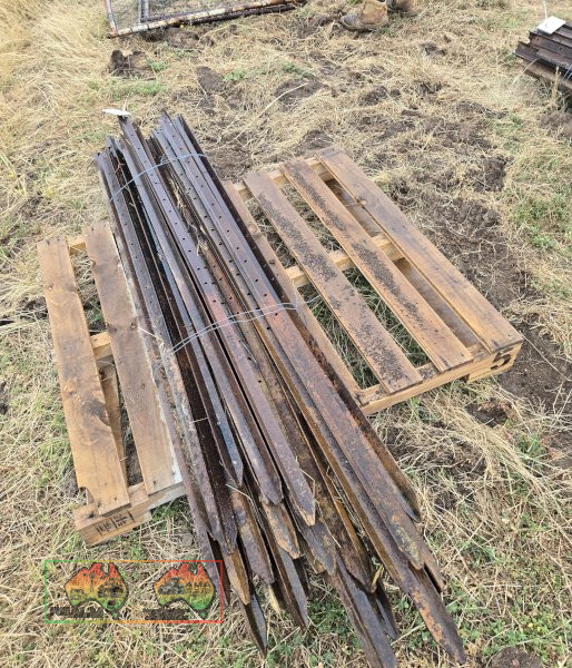 50x Steel Star Posts 1.65m - photo 2