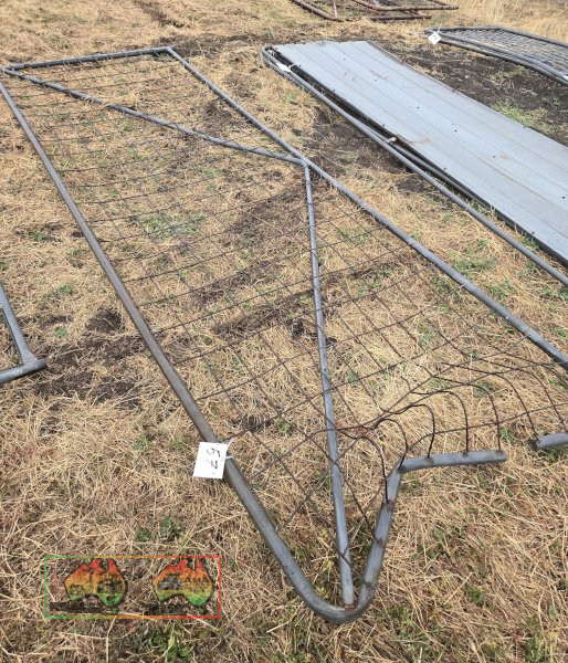 Damaged 12ft Field Gate - photo 2