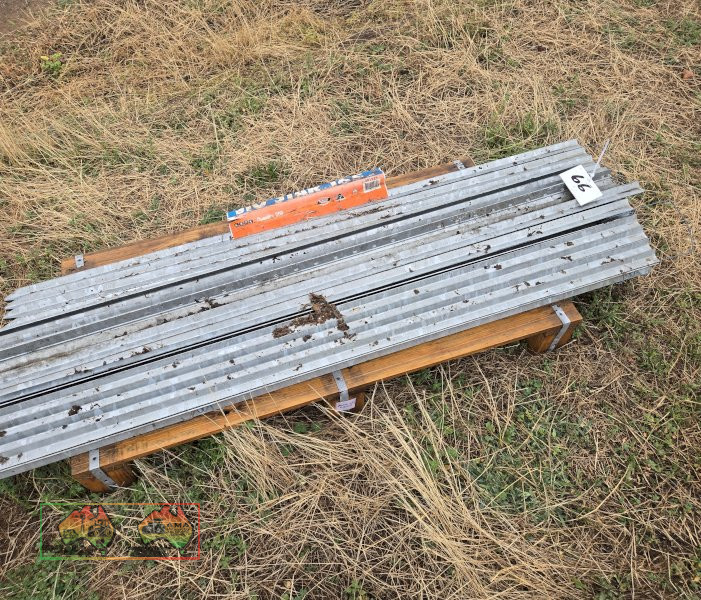 37x New Waratah J10 Galv. 1.65m Star Posts - photo 2