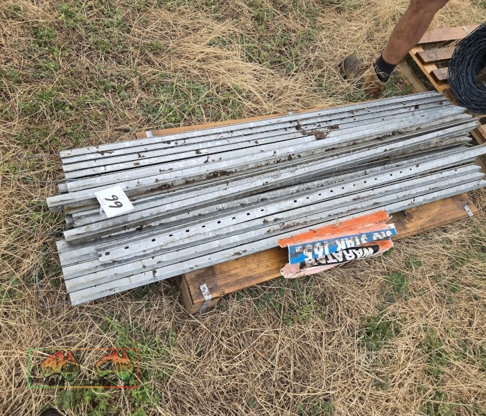 37x New Waratah J10 Galv. 1.65m Star Posts
