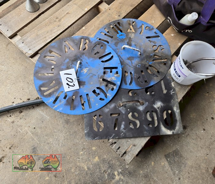 Bale Stencils, Clips & Hook - photo 2