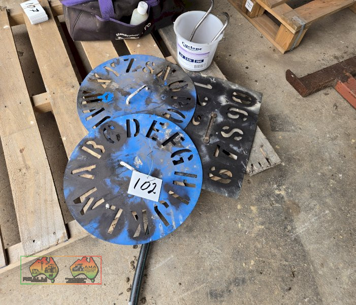 Bale Stencils, Clips & Hook - photo 3