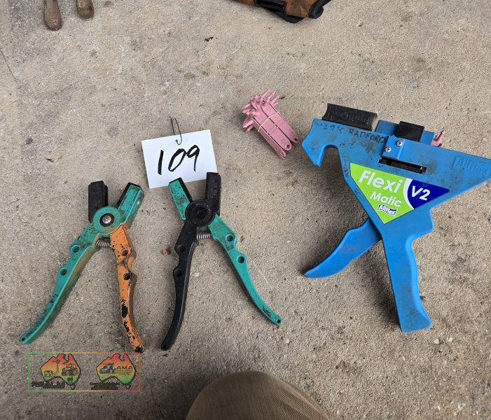 Allflex V2 Fleximatic & 2x Shearwell Tag Applicators - photo 2