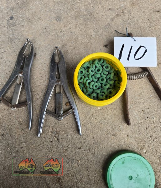2x Ring Applicators, Ear Marker & Elastrator Rings