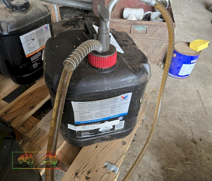 8Lr Eng. Oil & Drum Pump - photo 3
