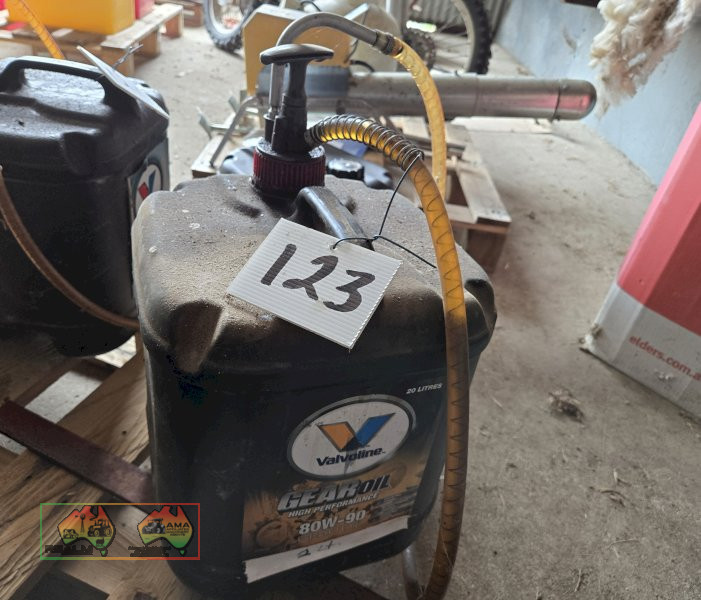 2Lt Gear Oil & Drum Pump