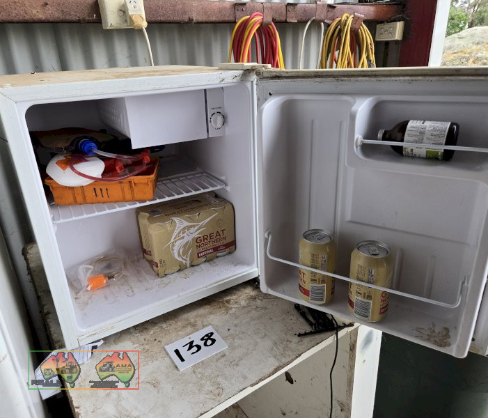 Mini Bar Fridge, used for Vaccine Storage - photo 4