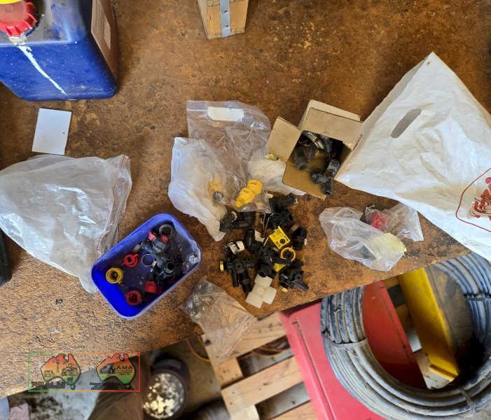 Assorted Boom Spray Fittings - photo 3