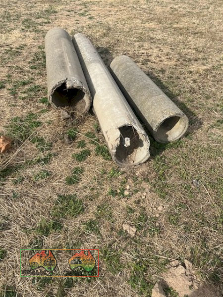 3x Concrete Pipes - photo 1